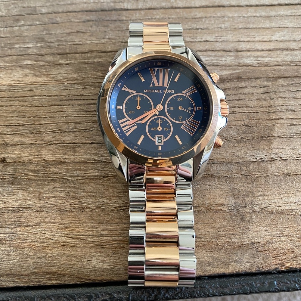 MICHAEL KORS
Bradshaw Chronograph Blue Dial Two-tone Ladies Watch 43MM
